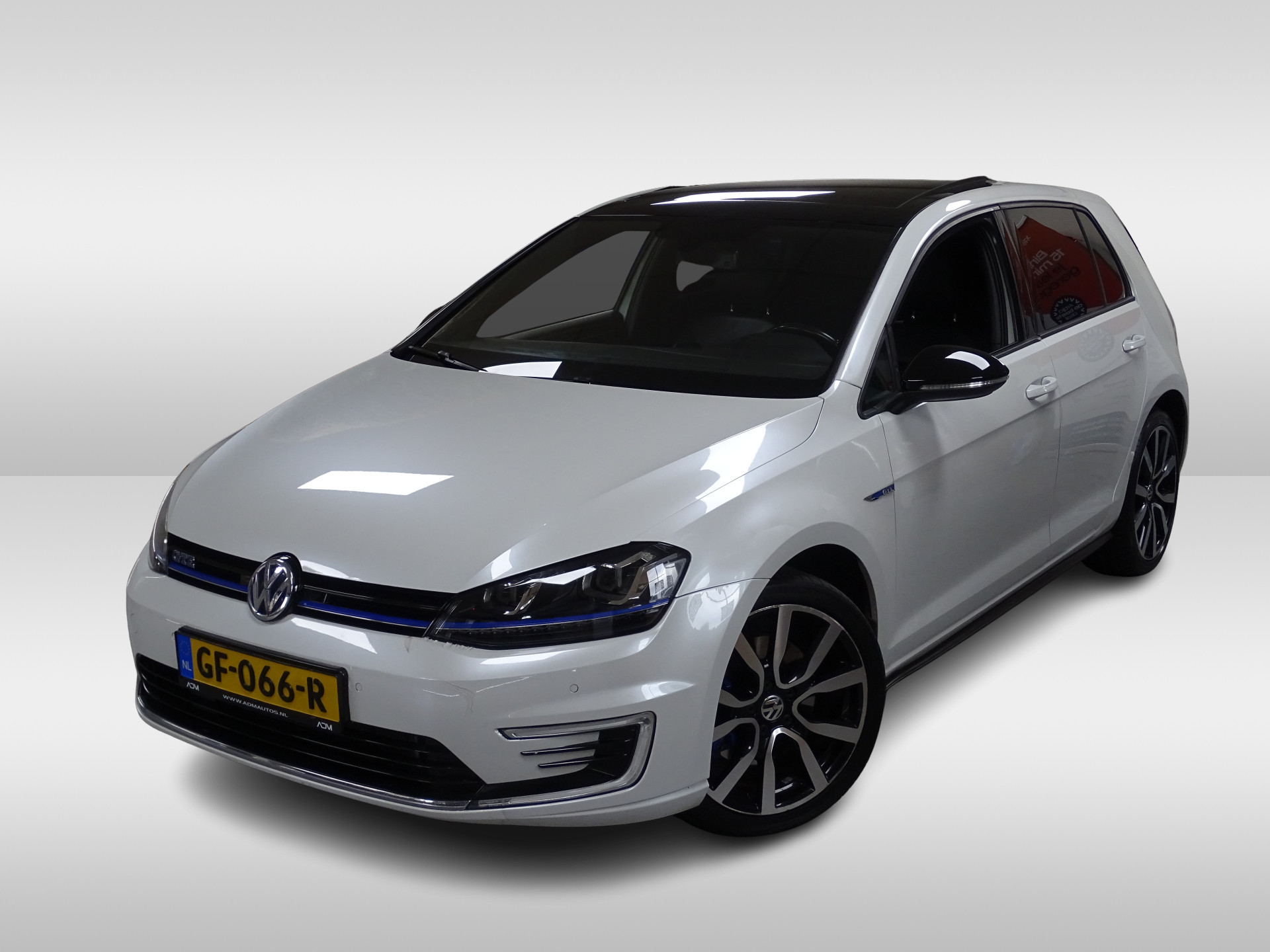 Volkswagen Golf 1.4 TSI GTE 48858851-0.jpg | Eltingvans.nl